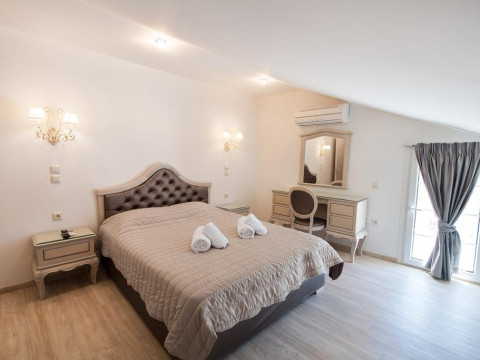 Pirofani Hotel (Lefkada Town)