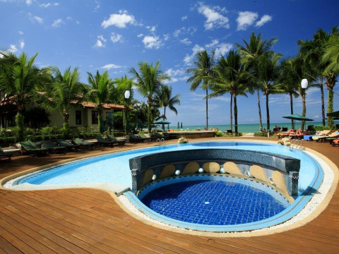 Khao Lak Bayfront Resort