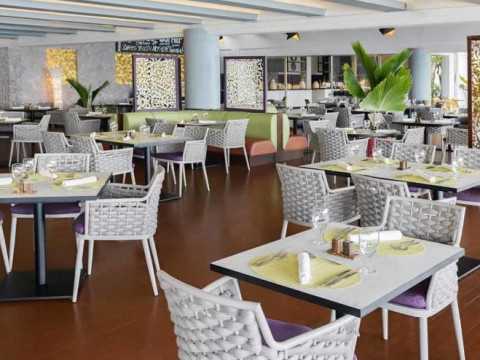 AVANI Barbarons Resort and Spa