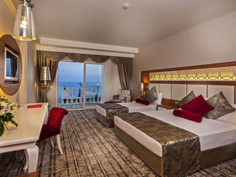 JUSTINIANO DELUXE RESORT