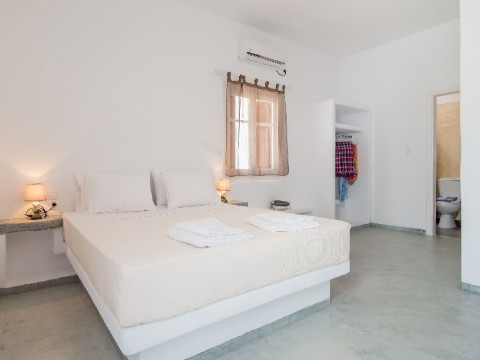 Takiss Rooms - Pollonia (Milos)