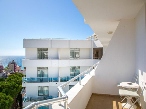 Ponz Hotel