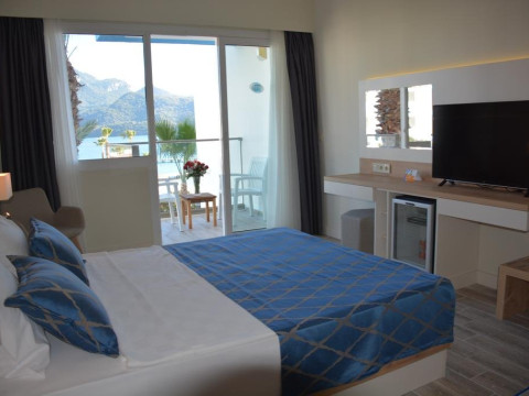FORTEZZA BEACH RESORT