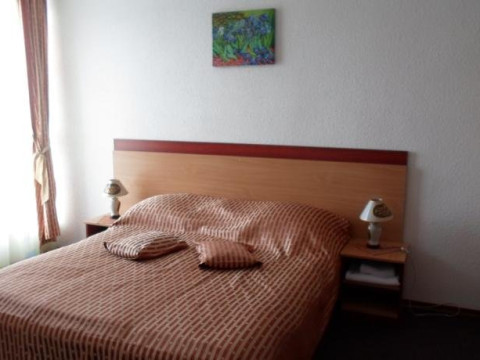 HOTEL INTUS