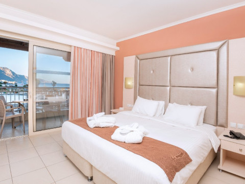 Grand Blue Hotel 