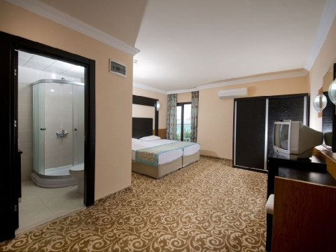 MC MAHBERI BEACH HOTEL