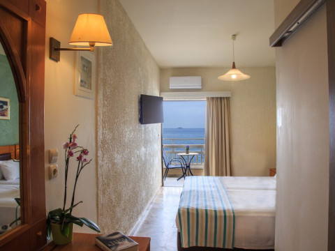 Sunset Beach Hotel (Kokkini Hani)