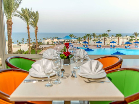 RENAISSANCE GOLDEN VIEW BEACH