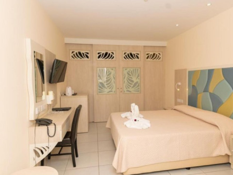 Tofinis Hotel