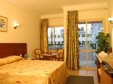 FALCON HILLS HOTEL