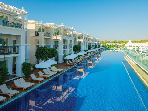TITANIC DELUXE BELEK
