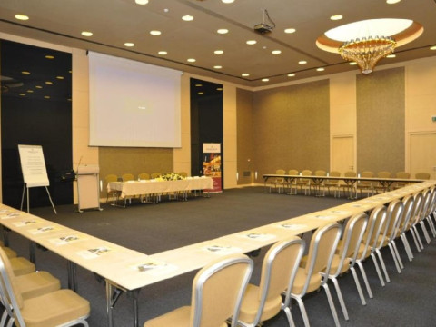 Hotel Golden Tulip Ana Dome
