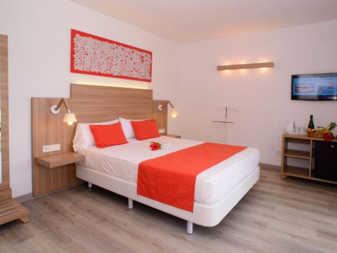 CALA LLENYA RESORT