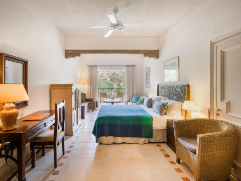 COLUMBIA BEACH RESORT