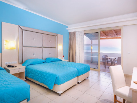 Grand Blue Hotel 