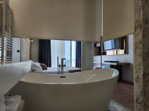 Gold Hotel (Vlore)
