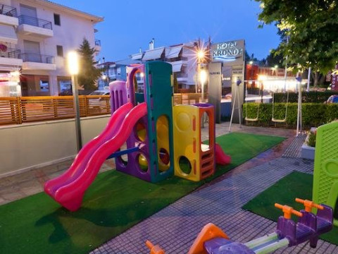 Kronos Hotel