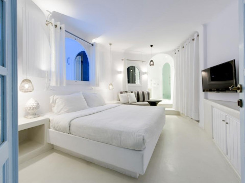 Dana Villas and Infinity Suites (Firostefani - Adults only)