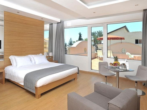 Napa Plaza (Adults Only)