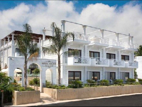Royal Palace Resort & Spa