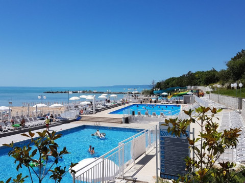 WHITE LAGOON  RESORT