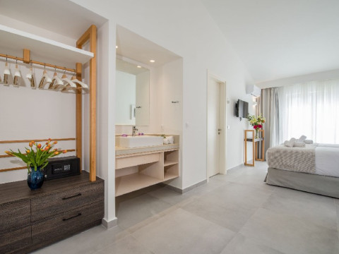 Lotus Hotel Apartments (K)