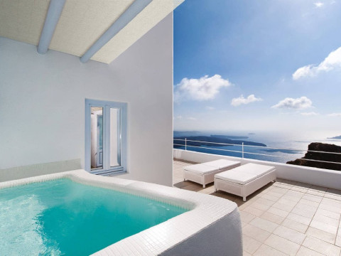 Astra Apartments & Suites