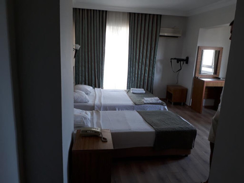 Mert Seaside Hotel (Adults only)