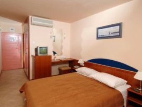 Hotel Brzet (Omis)