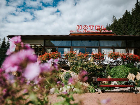 Hotel Lacu Rosu