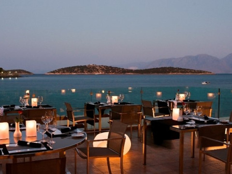 Minos Beach Art