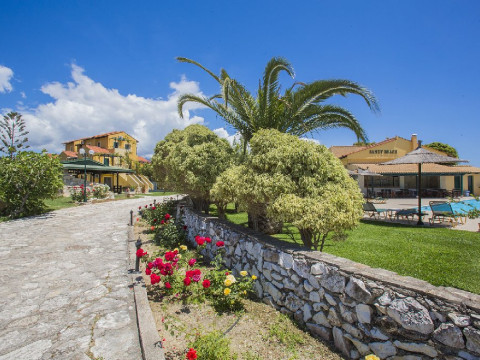 Sandy Beach Villas Apartments 