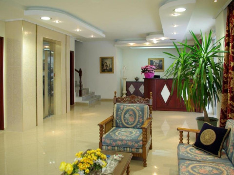 Chronis Hotel