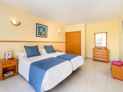 VIBRA TROPICAL GARDEN APARTMENTS