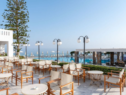 Maritimo Beach Hotel