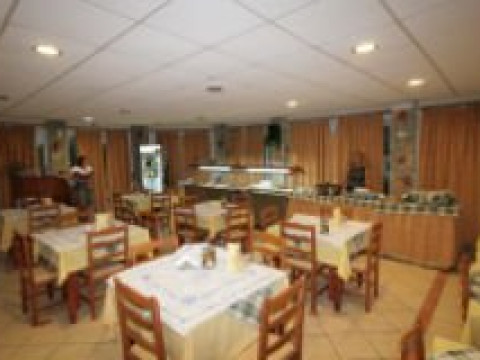 Village Inn Studios Family Apartments (Laganas)