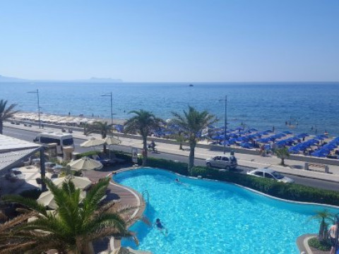 Pearl Beach Hotel