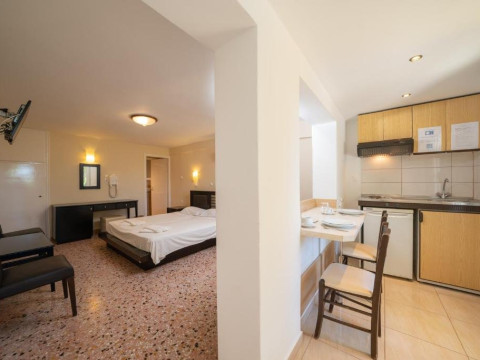 Lorenzo House Apartments 
