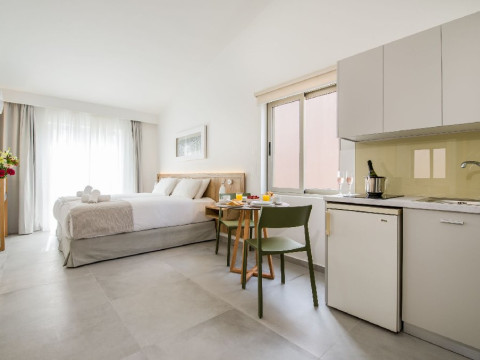 Lotus Hotel Apartments (K)