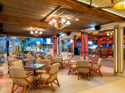 Limanaki Beach Hotel and Suites