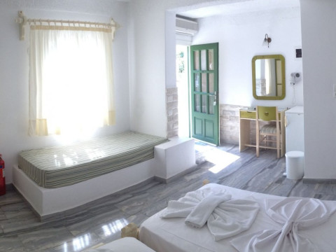 Adonis Hotel Apartments