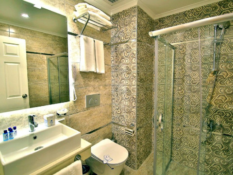CLUB BIG BLUE SUITE HOTEL