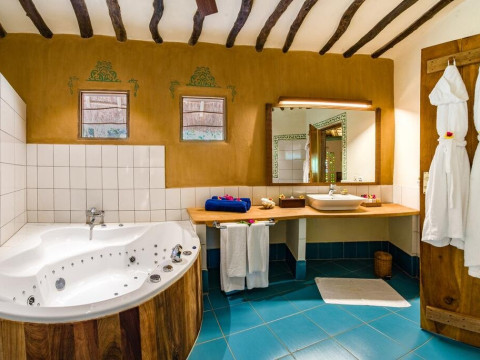 ZANZI HOTEL