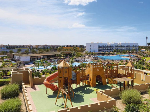 Sol Dunas Beach Resort
