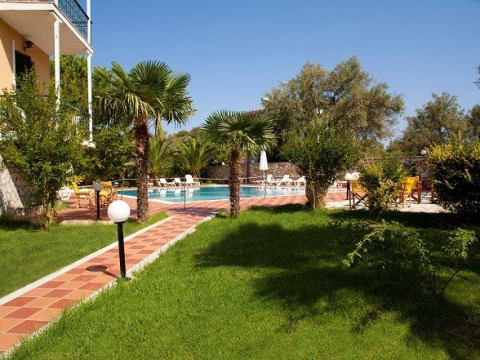 Adani Hotel (Tsoukalades)
