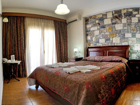 Vicky Hotel and Studios, Agios Isidoros Plomari