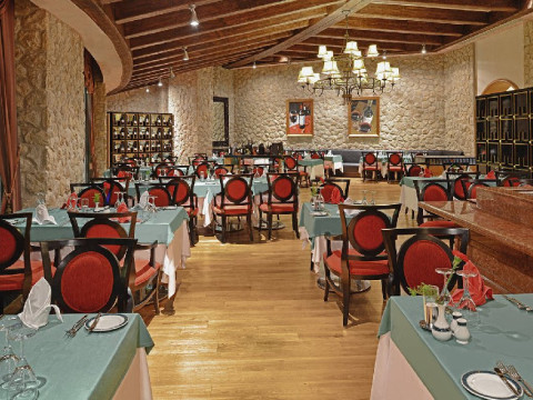 CALISTA LUXURY RESORT