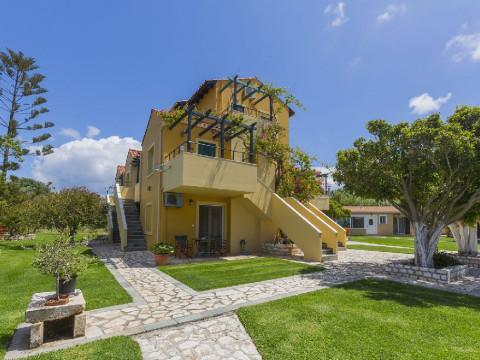 Sandy Beach Villas Apartments 