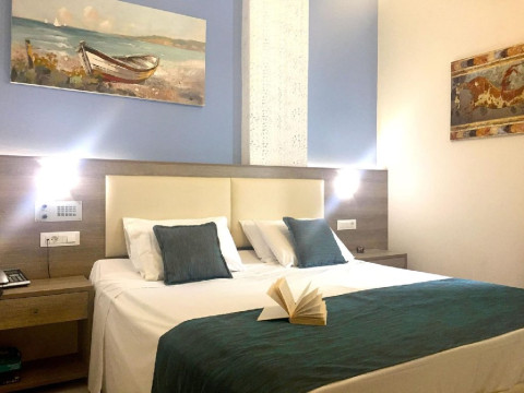 VOULA HOTEL AND APTS 