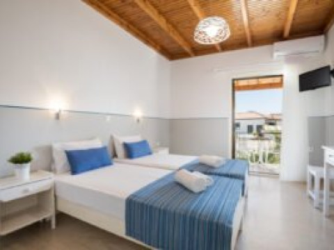 Bella Vista Hotel and Studios